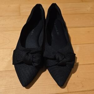 Tahari Women's Elegant Black Bow Loafers